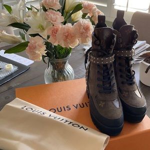 🥾 Authentic Brand new Louis Vuitton Laureate Desert Boots